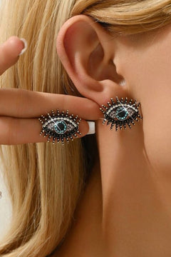Lash Eye Studs