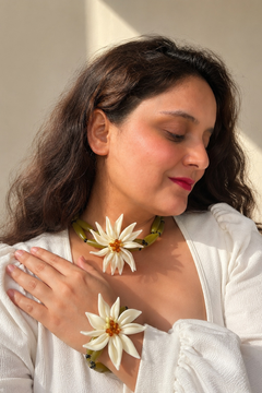 Daisy Drama Necklace
