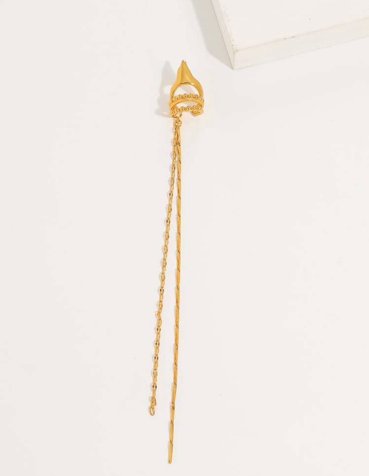 Golden Chain Earcuff