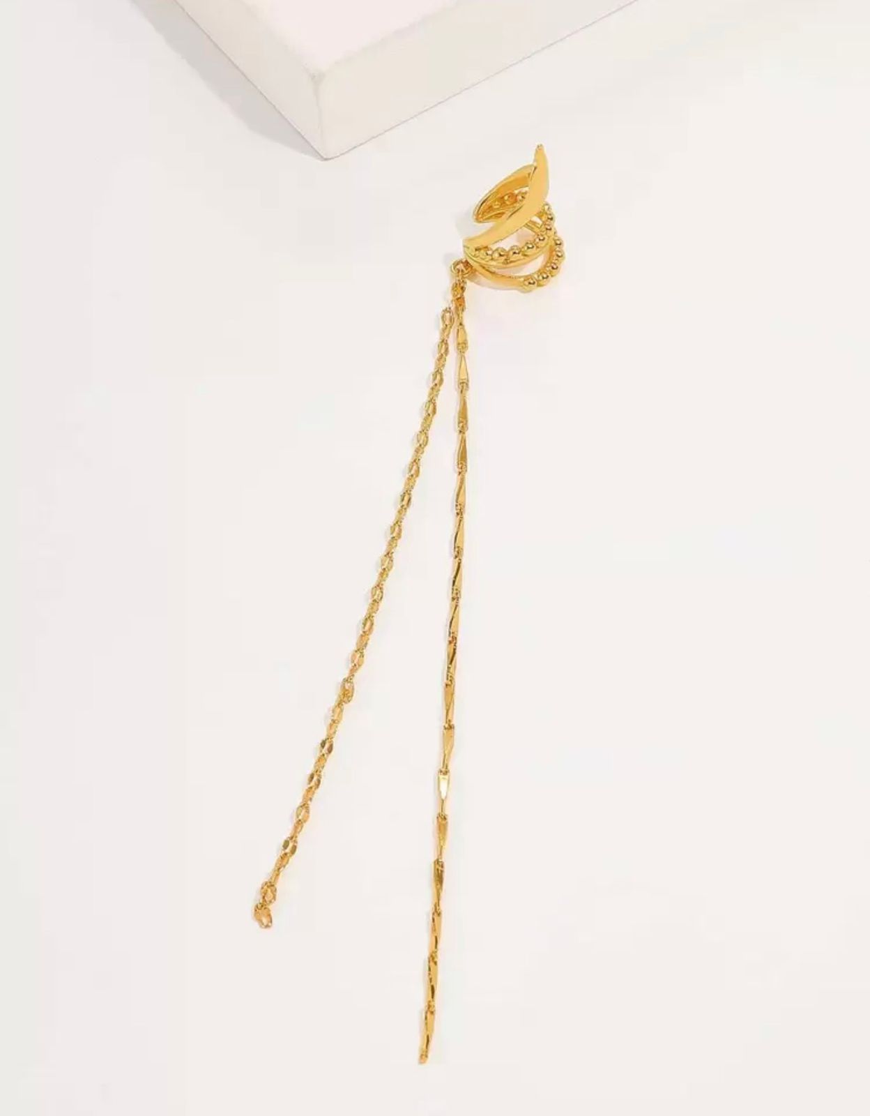 Golden Chain Earcuff
