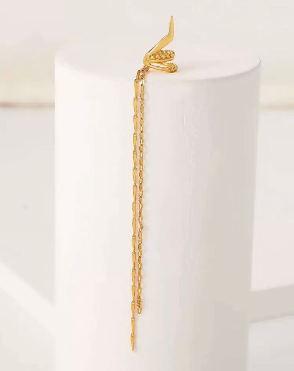 Golden Chain Earcuff