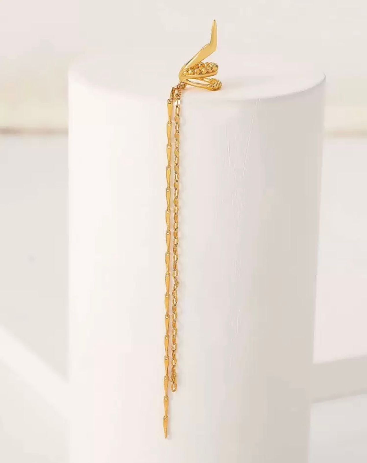 Golden Chain Earcuff