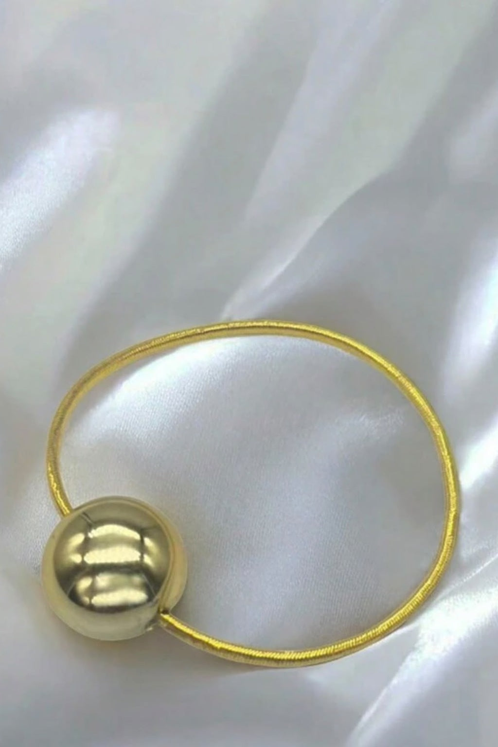 Bubble Ponytail Set – gold ball hair tie on satin